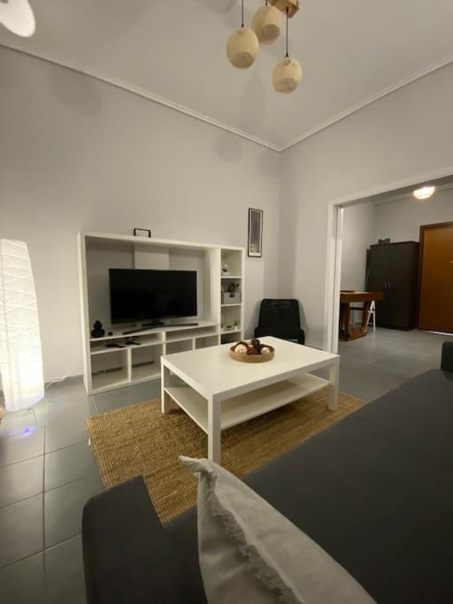 Elia'S Boutique Apartment Sparta Exterior foto